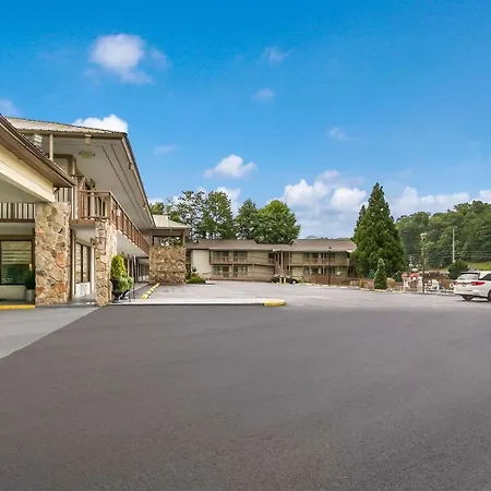 Quality Inn & Suites Mt Chalet-2