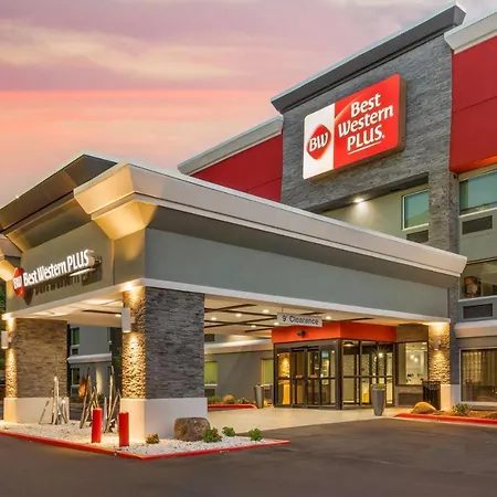 Best Western Plus Cleveland Inn & Suites-3