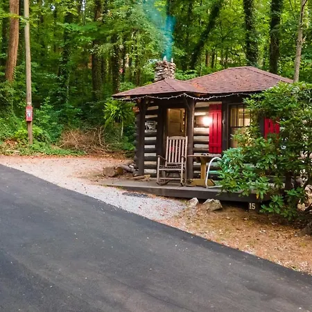 Log Cabin Motor Court-2