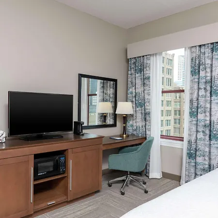 Hampton Inn Indianapolis Downtown Across From Circle Centre-3