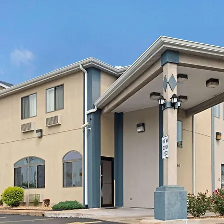 Travelodge By Wyndham St. Louis-2