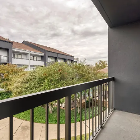 Oyo Townhouse Love Field-3