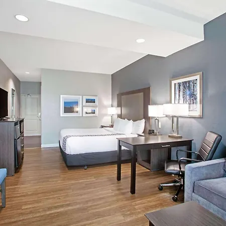 La Quinta By Wyndham Victoria - South-2