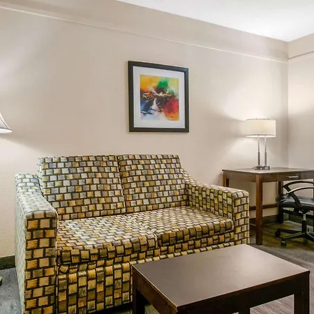 Quality Inn & Suites Jacksonville-Baymeadows-2