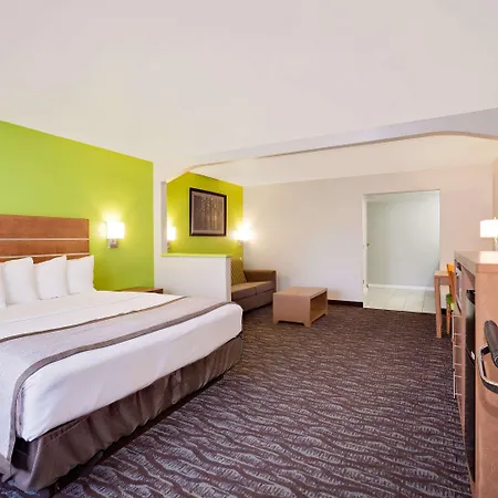 Days Inn & Suites By Wyndham Arcata-2