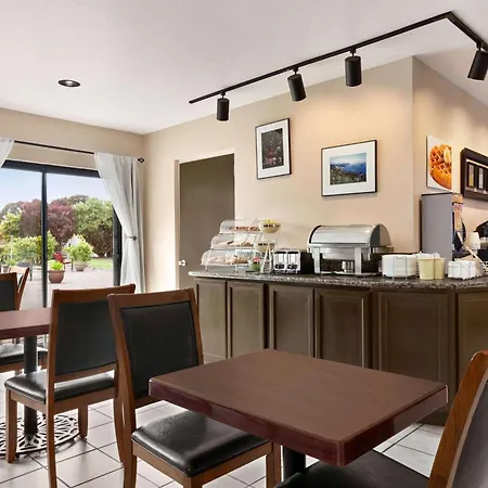 Ramada By Wyndham Arcata-3