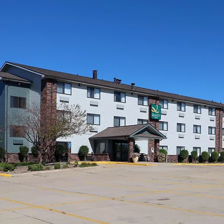 Quality Inn & Suites Bloomington I-55 And I-74-2