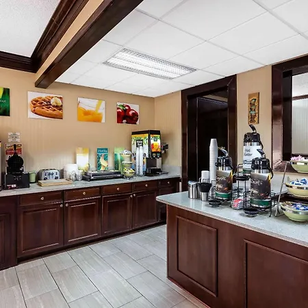 Quality Inn & Suites Mooresville-Lake Norman-2