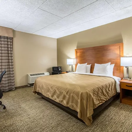 Econo Lodge Wickliffe - Cleveland East-2
