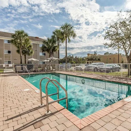 Suburban Studios Fort Myers Cape Coral-2