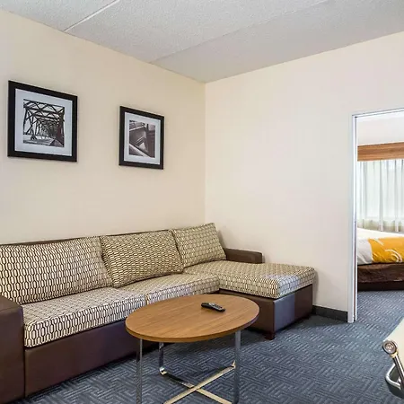 Quality Suites Lansing West-3