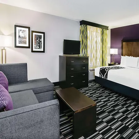 La Quinta Inn & Suites By Wyndham The Woodlands/Spring-3