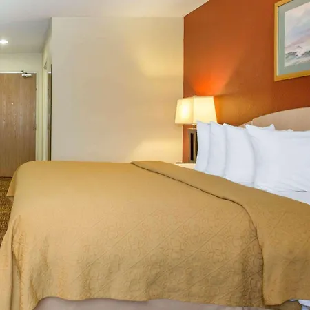 Quality Inn & Suites Weed-3