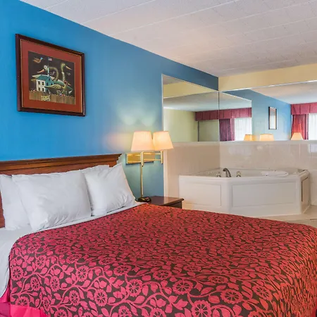 Days Inn East Stroudsburg-3