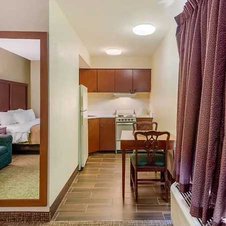 Quality Inn & Suites Olde Town-3