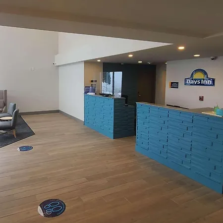 Days Inn By Wyndham Johnson Creek-2