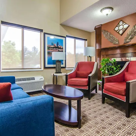 Quality Suites St. Joseph-2