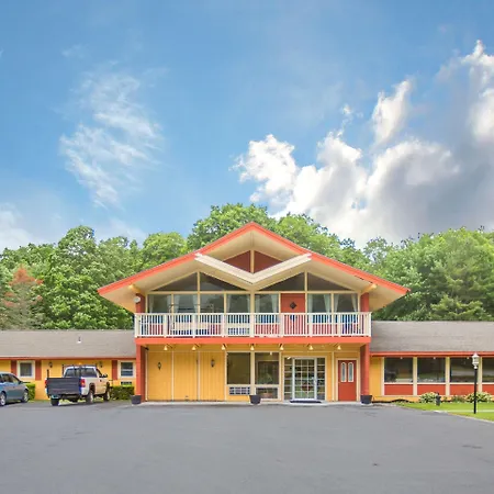 Econo Lodge-3