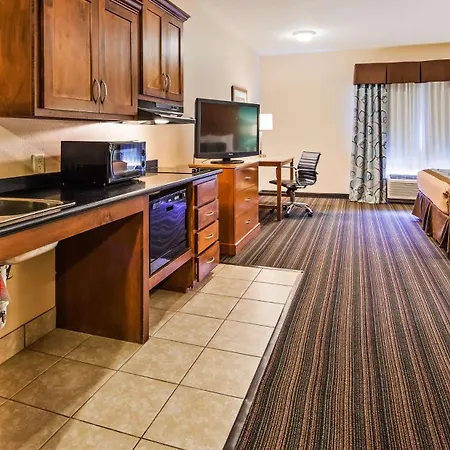 Best Western Plus Seminole Hotel & Suites-3