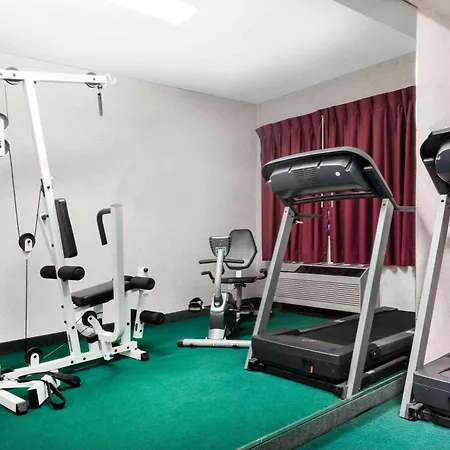 Ramada By Wyndham Tell City-3