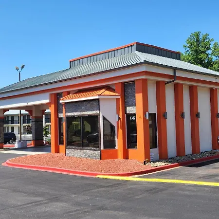 Days Inn By Wyndham Clemson-3