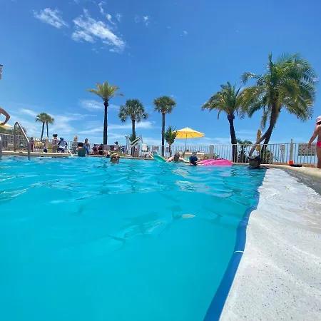 Page Terrace Beachfront Hotel-3