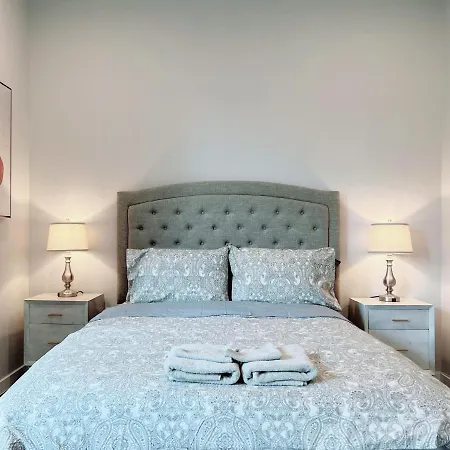 Stay At Luna On Ridge Ave-2