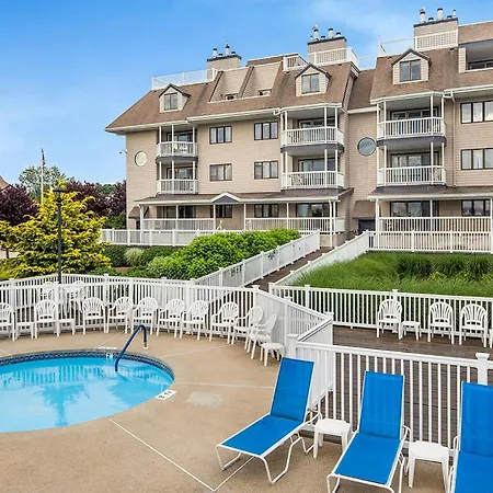 Wellington Resort-3