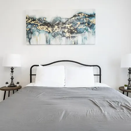 Luxury Apartments - Newark Int Airport - Evonify Stays-3