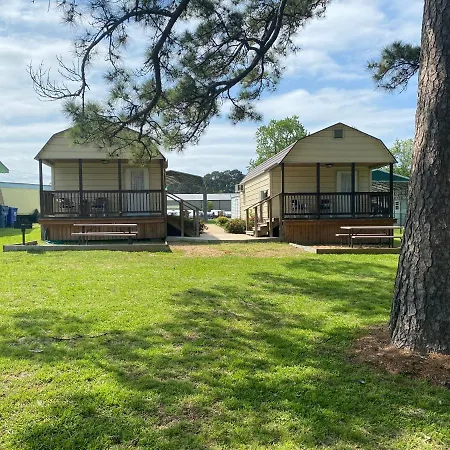 Kickapoo Shores Waterfront Cottages-3
