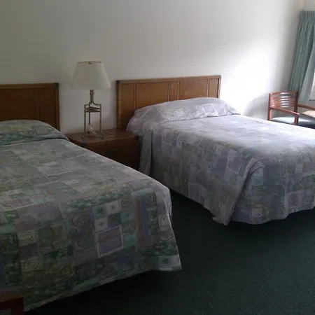 Village Green Motel-2