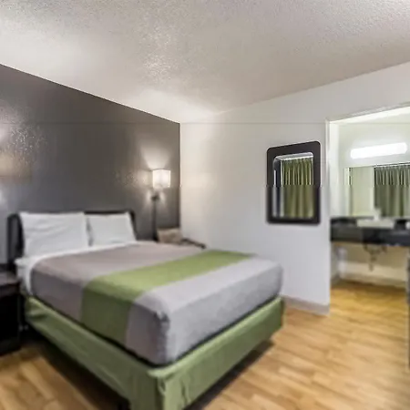 Motel 6-Pekin, Il-2