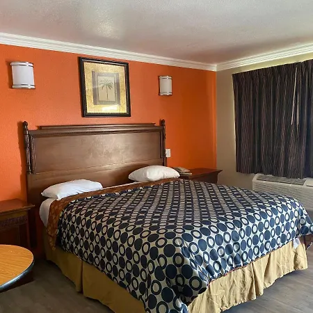 Downtown Motel 7-3