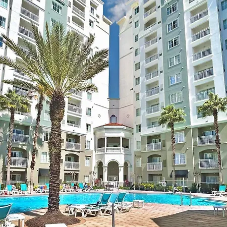The Point Hotel & Suites Universal-2