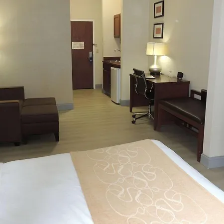Comfort Suites Twinsburg-2