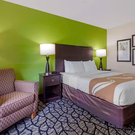 Quality Inn Oshkosh Aviation Park-3