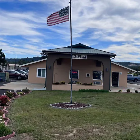 Ozark Inn-3