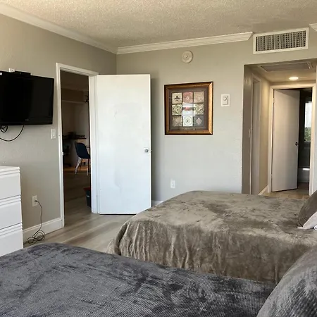 Oceanview Resort: Fort Lauderdale Beachfront Corner Suite-3