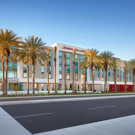 Hampton Inn & Suites Anaheim Resort Convention Center-3