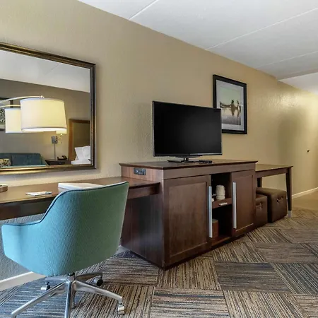 Hampton Inn Green Bay Downtown-2