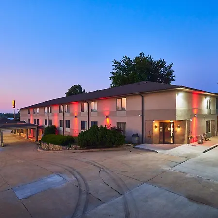 Econo Lodge Maquoketa-3