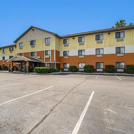 Days Inn & Suites By Wyndham Traverse City-2
