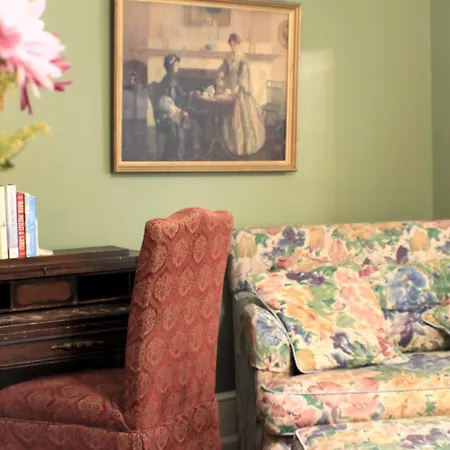 Carisbrooke Inn Bed & Breakfast-3