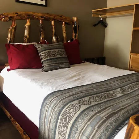Summit Lake Lodge-3