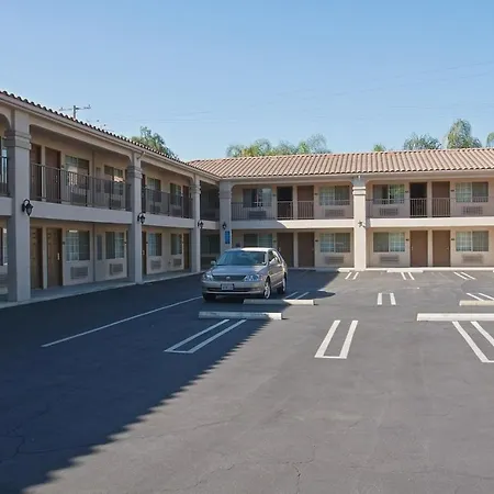 Burbank Inn And Suites-3