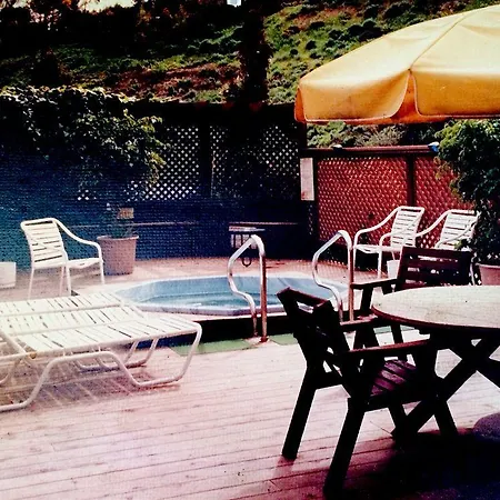 Malibu Riviera Motel-2