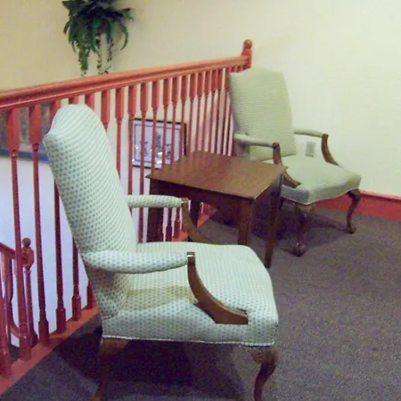 Days Inn By Wyndham Savannah Airport-3