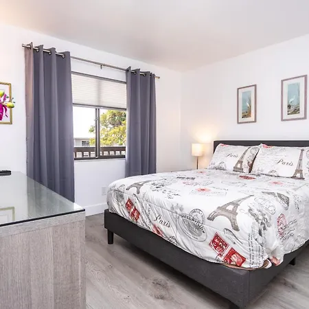 Bass & Sun Condominium 2/2 Bedroom-3