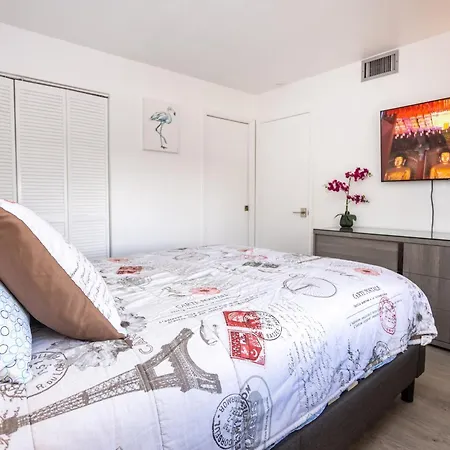 Bass & Sun Condominium 2/2 Bedroom-2