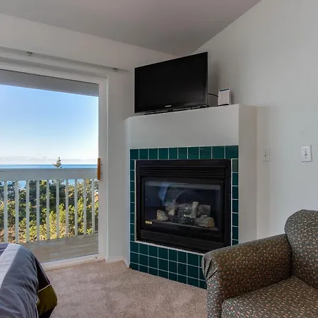 Sandstone Point Hotel-2